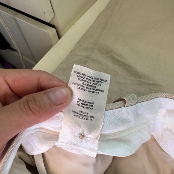 NEW ARITZIA BABATON Vogue Pants Relaxed Mid Rise Pleated Pants Size 6 Cream Tan - Picture 9 of 9